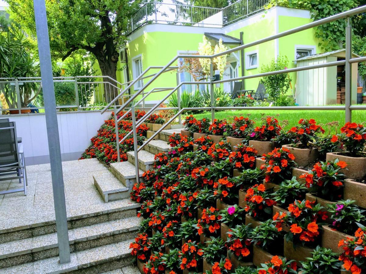 Appartamento Ajo Vienna Terrace - Contactless Check-In Esterno foto